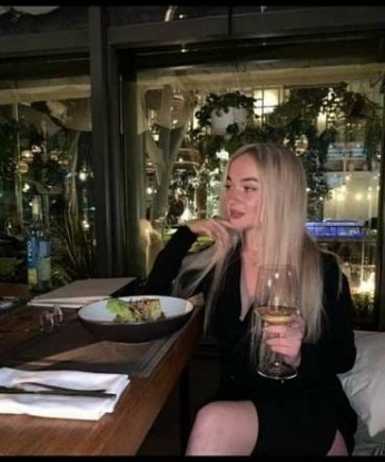 Живу в Москве и готова подарить тебе незабываемые моменты наслаждения. Мои услуги широкого спектра: классический и эротический массаж, интимные утехи, ролевые игры и многое другое. У меня есть фото, чтобы ты мог убедиться, насколько я сексуальна и соблазнительна. Если ты хочешь, чтобы твои фантазии стали реальностью, я готова стать твоей нимфой. Возможно, тебе будет интересно прочитать мои положительные отзывы, которые гарантируют мою профессиональность и умение доставлять наслаждение. Не сомневайся - я создана, чтобы сделать твои мечты яркими и запоминающимися! 💋 Мила
